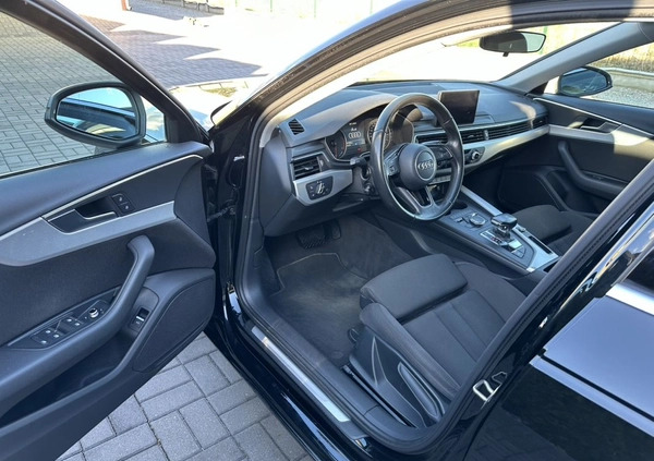 Audi A4 cena 66000 przebieg: 167000, rok produkcji 2016 z Chocz małe 436